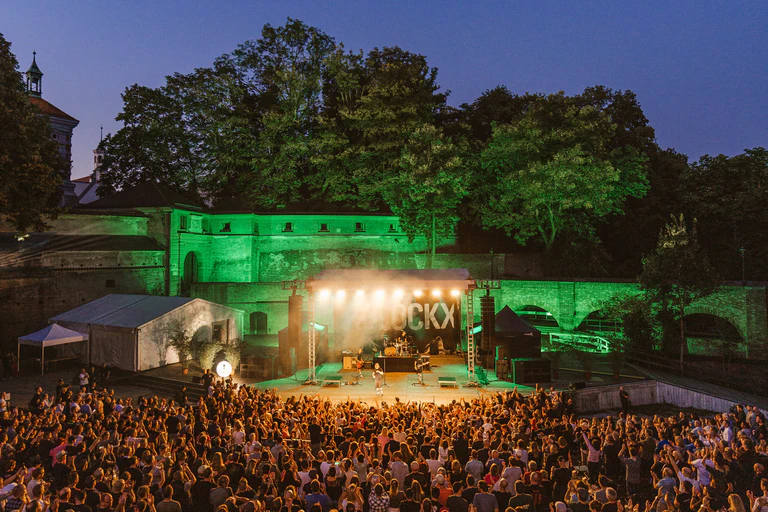 Augsburger Stadtsommer, Freilichtbühne, Rotes Tor, Nacht, Konzert — © Bild: Stadt Augsburg