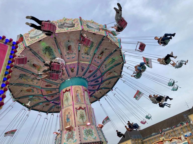 Plärrer, Volksfest, Karusell, Kindheit — © Bild: Radio Augsburg