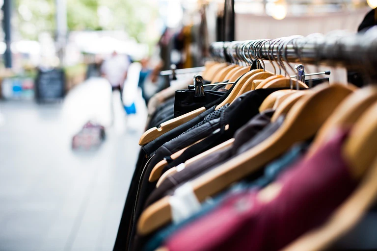 Kleidung, Laden, Kleider, Kleiderladen, Klamottengeschäft — © Bild: pixabay