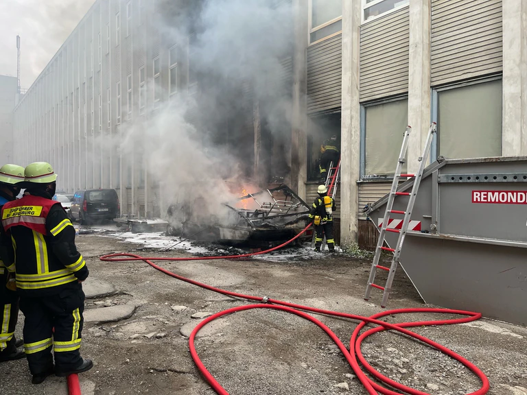 Bild: Berufsfeuerwehr Augsburg — © Brand Riedingerstraße