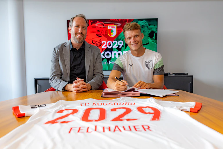 — © FC Augsburg