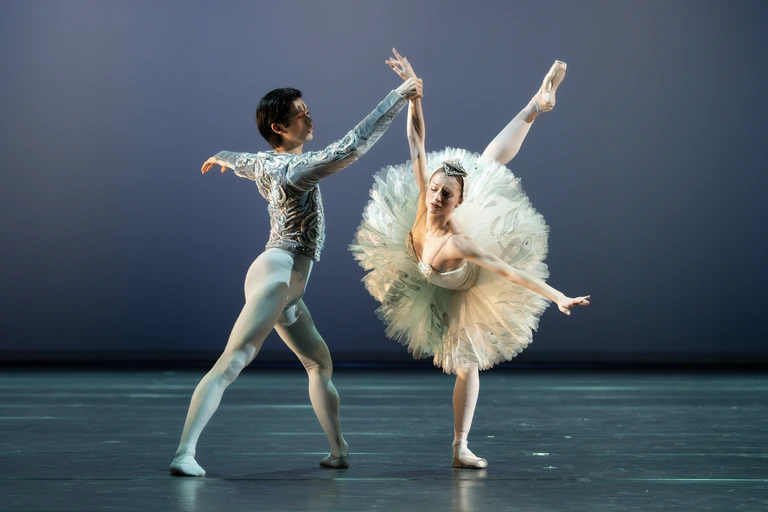  — © Bild: »Schwanensee«_Royal Swedish Ballet_Gala_2024 (c) Jan-Pieter_Fuhr